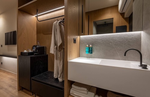 Pothia Hotel | Evanik Chic Hotel