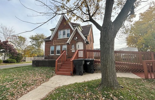 Detroit Condo | Evanston BnB