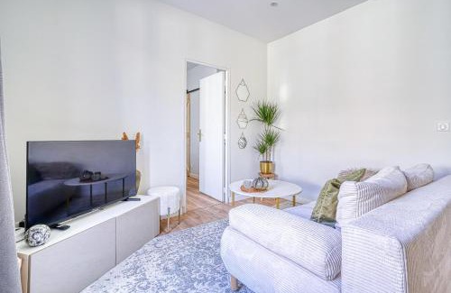 Brunoy Apartment | Evasion cosy et lumineuse