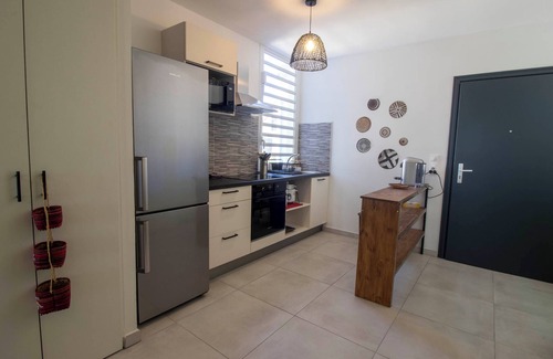 Etang Sale Les Bains Apartment | EVASION SAINT LEU, APARTMENT 100 M FROM THE SEA
