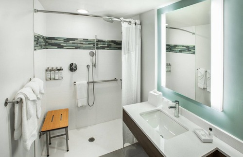 Tinley Park Hotel | EVEN Hotel Chicago Tinley Park-Conv Ctr by IHG