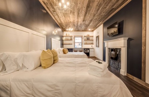 Prescott House | Event-Approved | Sleeps 14 | 6 Private Suites w/Bathrooms