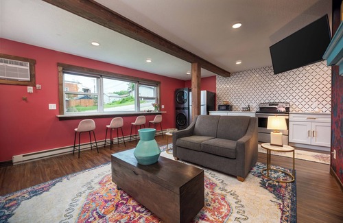Prescott House | Event-Approved | Sleeps 24, Hosts 40 | Arcade & Game Room