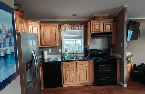 Smith County House | Eventide Bantam Lakeside Cabin
