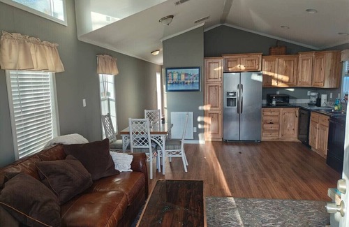 Smith County House | Eventide Bantam Lakeside Cabin