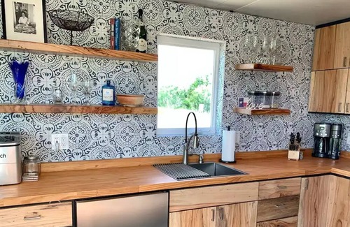 Bastrop County Cabin | Ever wanted to stay in some Containers? Here is your chance!