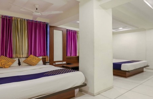 Changodar Hotel | Everest Hotel