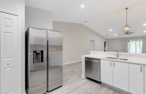 Port Charlotte Villa | Everglades Breath 3bedroom 2 bath, BBQ, Kayaks, 30 jets hot tub, 6 people sleep