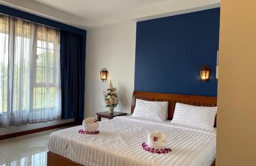 Sangkhla Buri Hotel | Evergreen Hill Resort