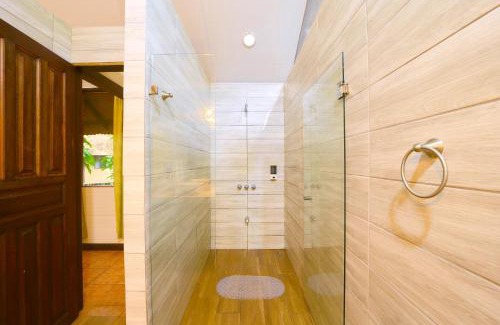 Tortuguero Cabin | Evergreen Lodge