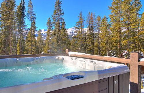 The Highlands House | Evergreen Lodge Home