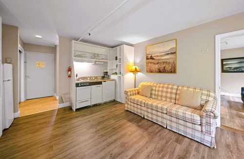 Stoneham Hotel | Evergreen Valley Inn