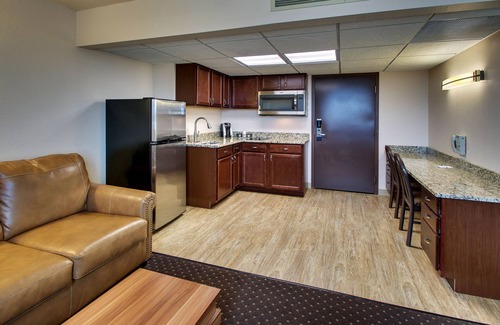 Bismarck Hotel | EverSpring Inn