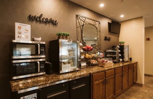 Bismarck Hotel | EverSpring Suites