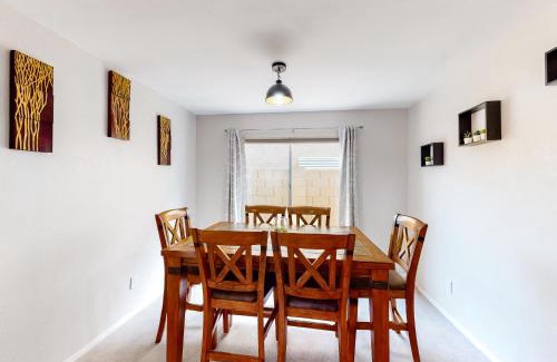 Overland Trail House | Everything at Your Fingertips
