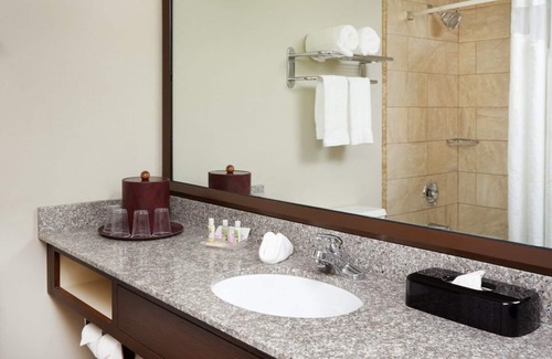 Matteson House | Everything You Need for Your Illinois Trip! 3 Classy Units, Free Parking, Dining