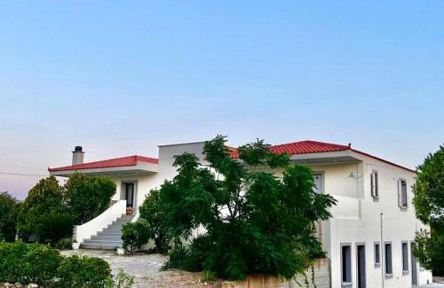 Myrina House | EvgatisBeach Loyskoy 1