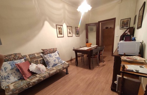 La Morra Apartment | "Ex Ostu Impero": wine, truffle, history and friendliness