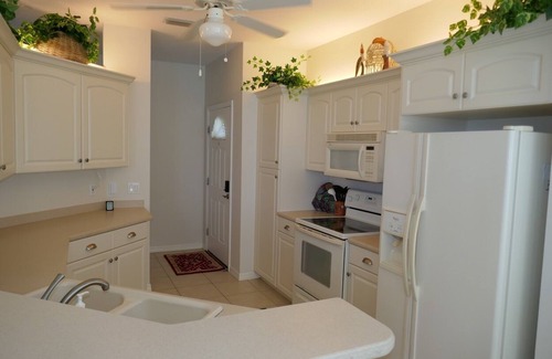 Naples Condo | Excellent 2BR/2BA condo, lake/golf views in Strand Resort. 10 %March discount !