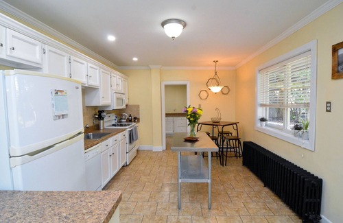 Bethlehem House | Excellent Location, Family Friendly, Walk to Main St, Close to everything