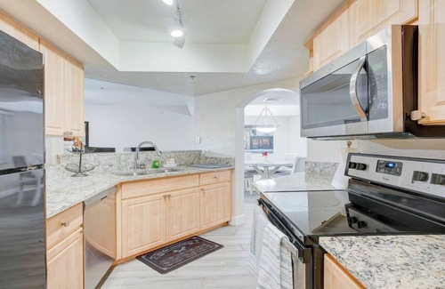 Camelback East Condo | Excellent location,Relax in the heart of the City