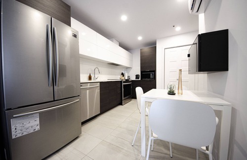 Cote-Des-Neiges—Notre-Dame-De-Grace Condo | Excellent patio*New 2BR*gym 24/7 Indoor parking