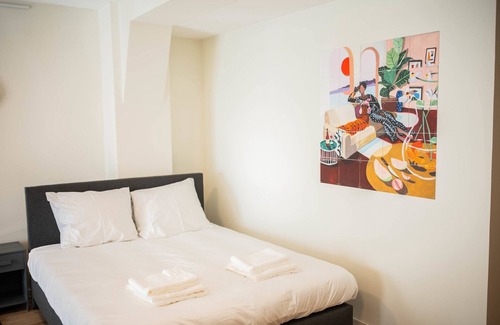 Kop van Zuid Apartment | Excellent serviced studio apartment 43m2 -PRH12E-