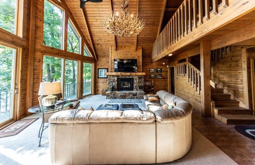 Wolf Creek House | Excellent Swimming * Loc in Ski Area!