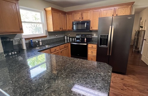 Lawrence House | Excellent three bedroom two bath condo close to KU campus
