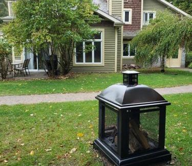Mont-Tremblant House | Excellent Townhome On Golf Course w/3 Bdrm 2 Bath