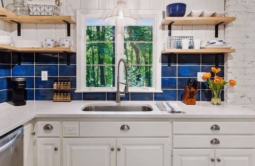 Shorewood House | Excelsior Retreat with Private Neighborhood Beach!