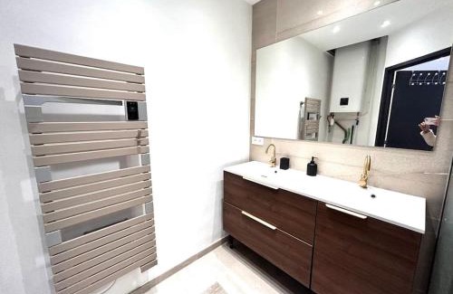 Saint-Raphael Apartment | Exception- 6 pers NEUF Hyper centre - Clim