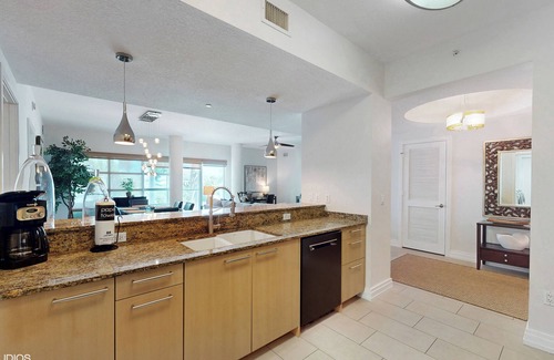 Siesta Key Condo | Exceptional Beachfront condo on Crescent Beach