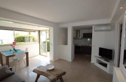 Saint-Laurent-du-Var Apartment | Exceptional Cote d'Azur, luxurious, 2 rooms, ground floor, direct beach access