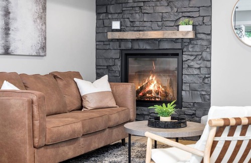 Spicer House | Exceptional Lakefront Getaway w/Hot Tub. Dogs ok!