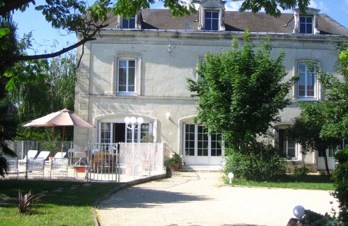 Chatellerault House | Exceptional residence in wooded grounds with swimming pool