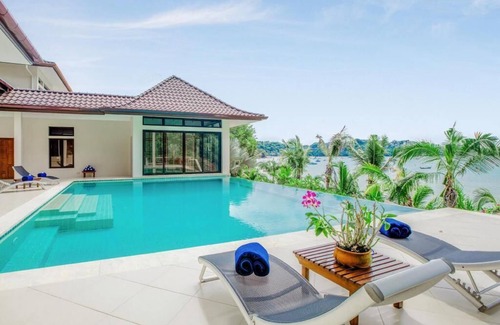 Wichit Villa | Exceptional Unique Beachfront Luxury Villa 6 bedroom