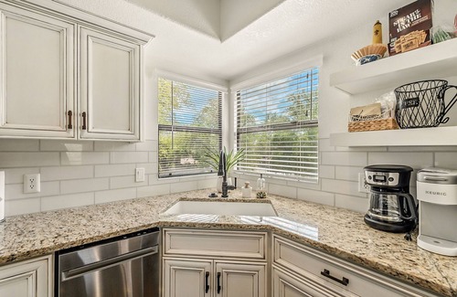 Tucson Condo | Exceptional upgrades makes for a perfect short or long term stay