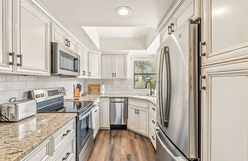 Tucson Condo | Exceptional upgrades makes for a perfect short or long term stay