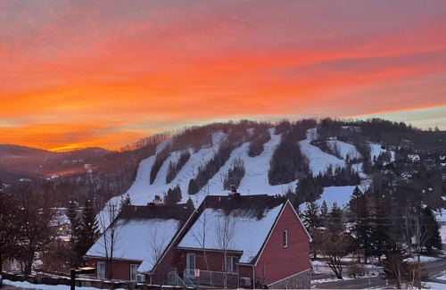 Saint-Sauveur Condo | Exceptional view of the mountain