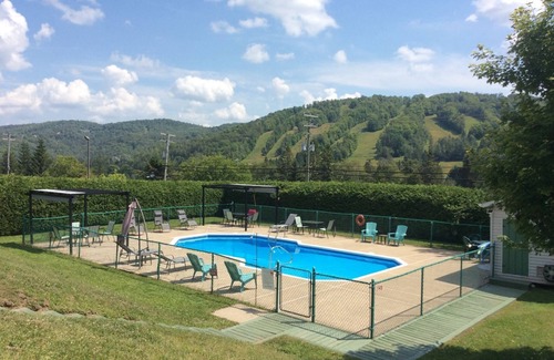 Saint-Sauveur Condo | Exceptional view of the mountain