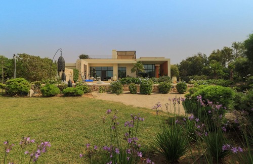 Medina Villa | Exceptional villa of 400m2 with private heated pool and its domestic employee