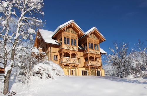 Russbach am Pass Gschuett Apartment | Exclusive penthouse apartment with a wonderful view