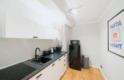 West Berlin Centre Apartment | Exclusive 105m² Designer Penthouse in Central Berlin – 4 Bedrooms + Balcony