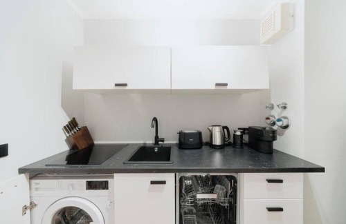 West Berlin Centre Apartment | Exclusive 105m² Designer Penthouse in Central Berlin – 4 Bedrooms + Balcony