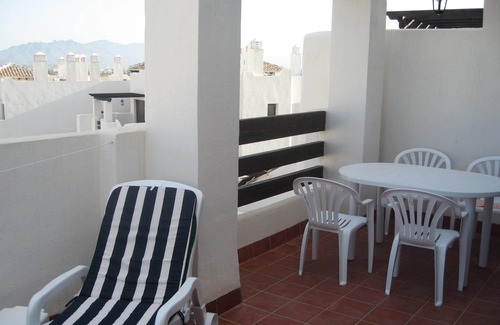 Vera Apartment | Exclusive 2 bedroom apartment set in beautiful gardens a few minutes from sea