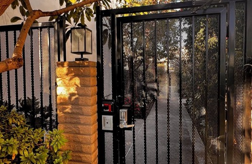 Del Rey House | Exclusive 3-bedroom townhome in charming Marina del Rey with WiFi, AC