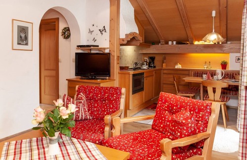 Mittenwald Apartment | Exclusive 3-star holiday apartments with beautiful mountain vista, garden