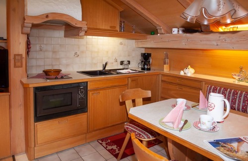 Mittenwald Apartment | Exclusive 3-star holiday apartments with beautiful mountain vista, garden
