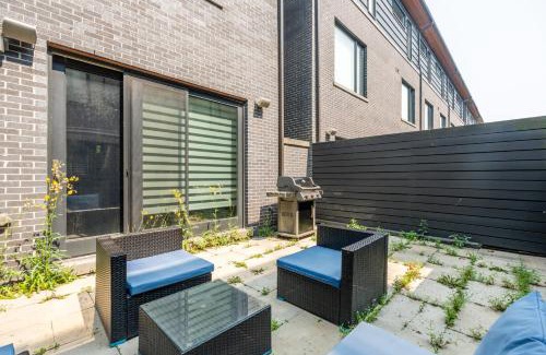 Little Italy House | Exclusive 4 Bedroom Townhouse